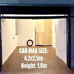 Roomy Central Flat With Garage - Porta Romana